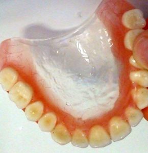 proteza-calkowita-przezroczyste